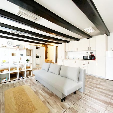 Piata Sfatului Brassai Plus - Annastasia'S Studio Braşov Dış mekan fotoğraf